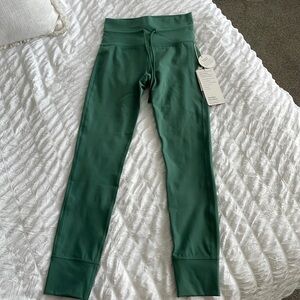 NWT Vuori Daily leggings